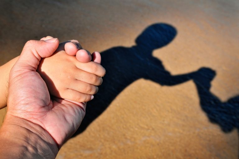 Théorie de l'attachement : comprendre vos schémas relationnels